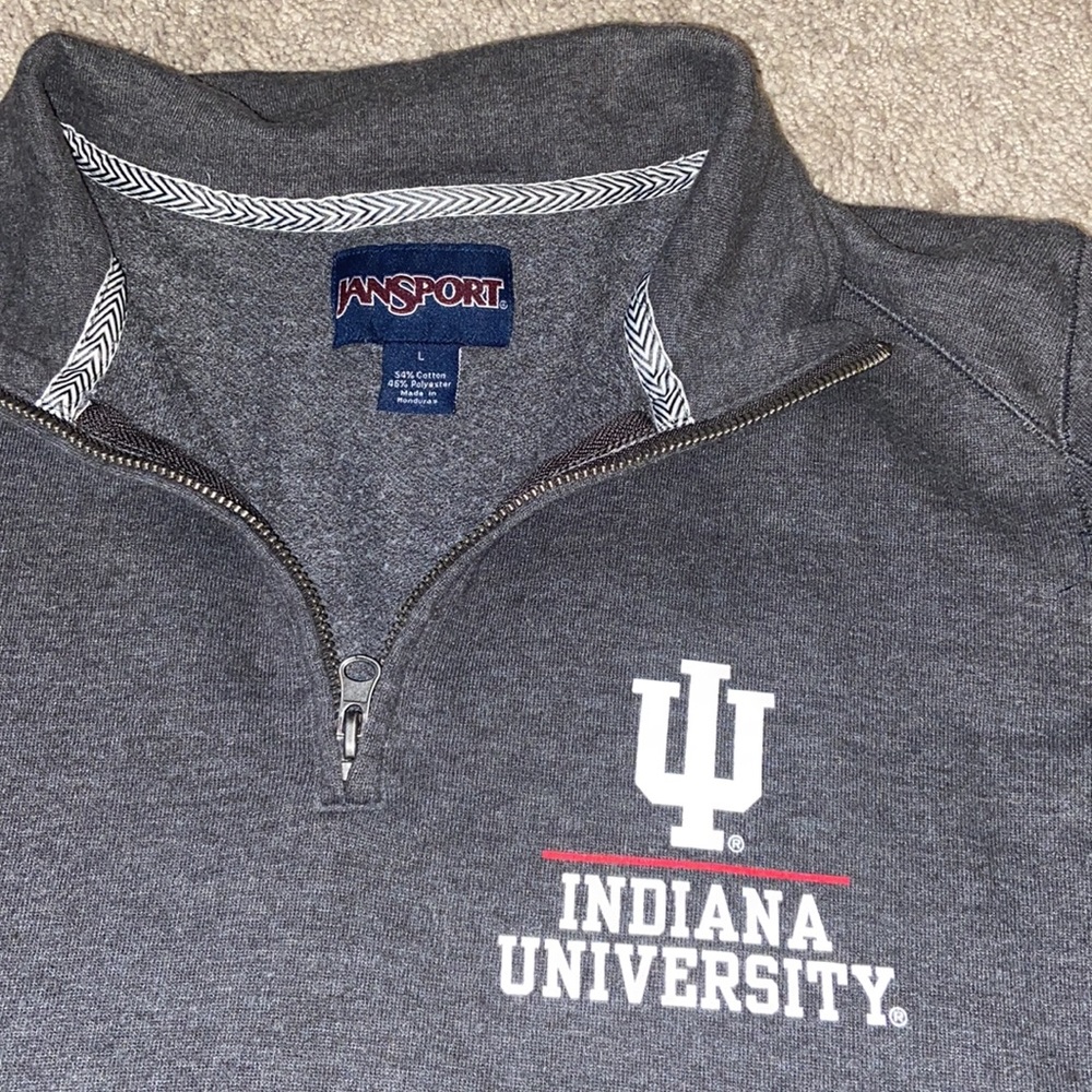 College pullover. - Picture 4 of 4
